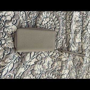 Michael Kors wallet brand new so tags